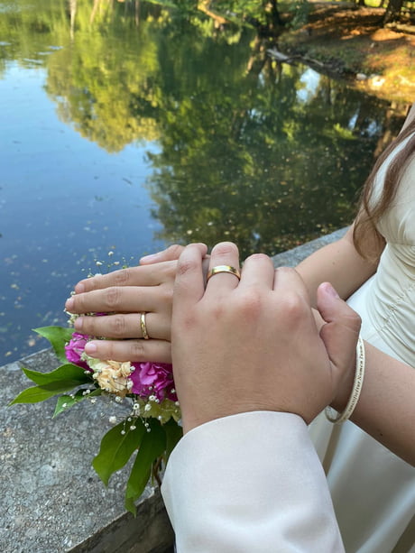 2014 we met each other on 9gag and after a long distance relationship we got married last Thursday