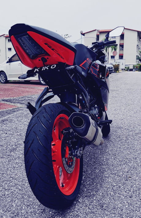 After years of hard saving, bought my own bike. No friends to celebrate, so here it is.