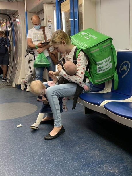Being a female courier in Moscow