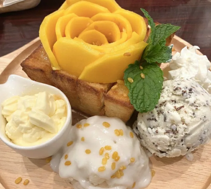 Mango sticky rice