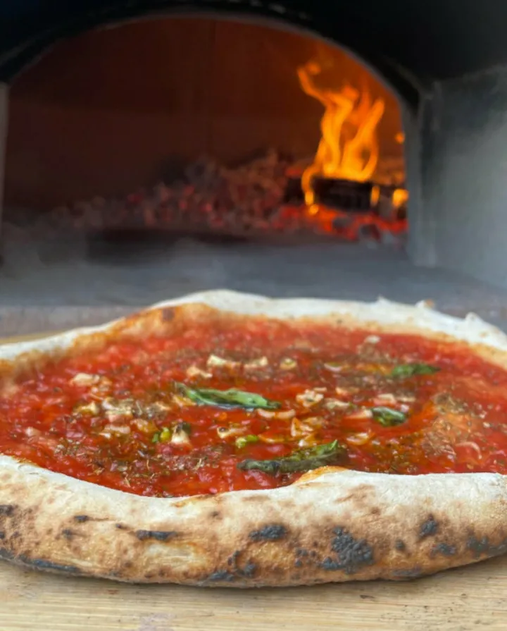 Pizza marinara