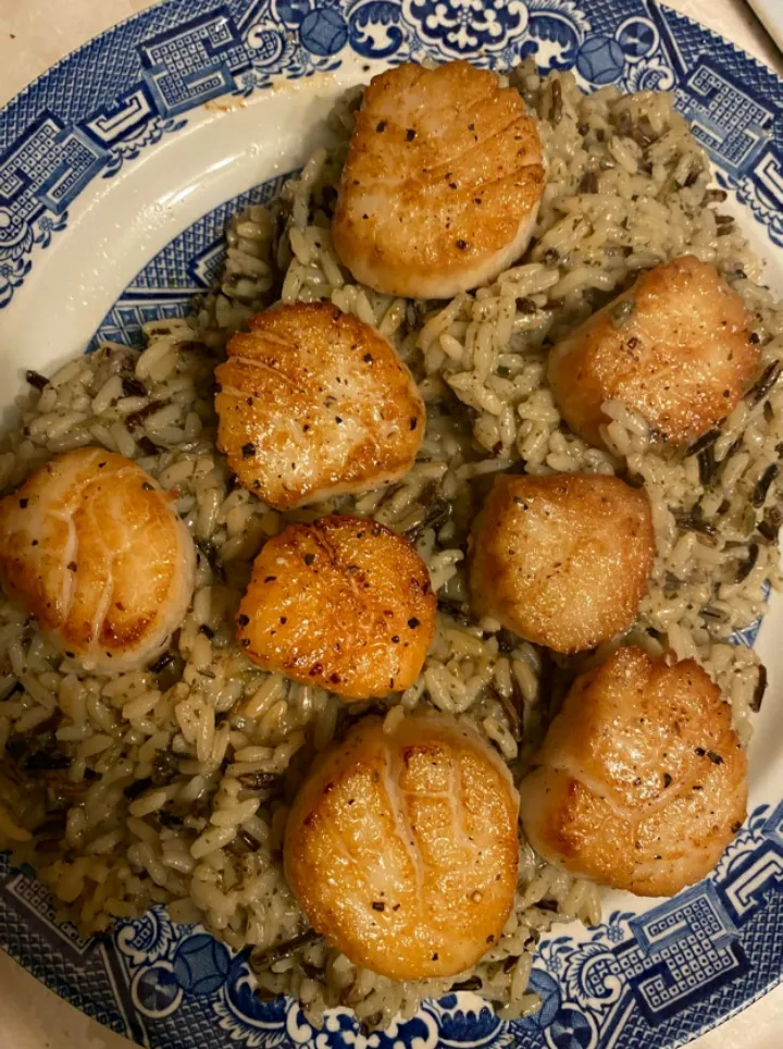 Scallopes and rice